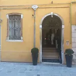 Agli Artisti 3*