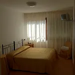 Agli Artisti