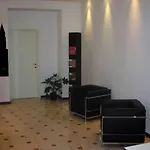 Agli Artisti