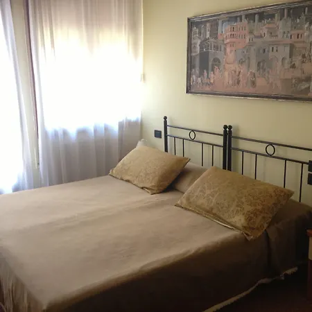 Agli Artisti