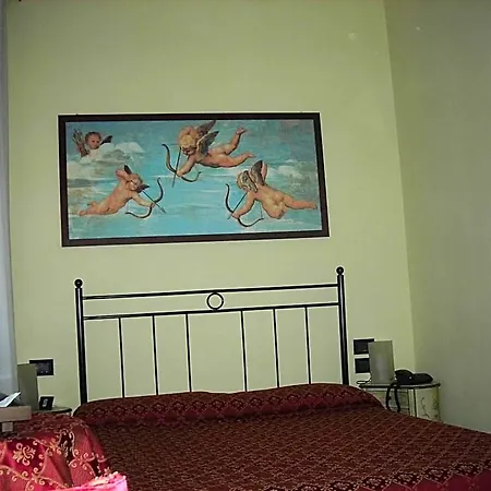Agli Artisti 3*