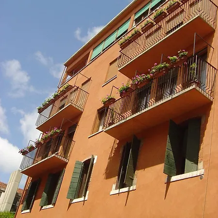 Agli Artisti 3* Venedik