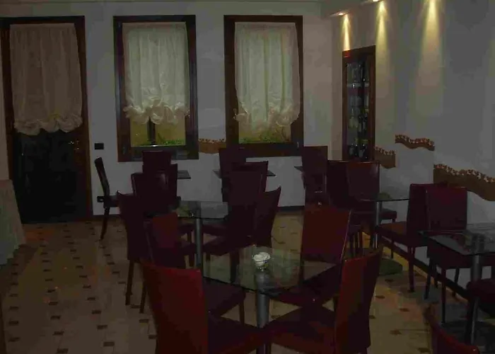 Otel Agli Artisti