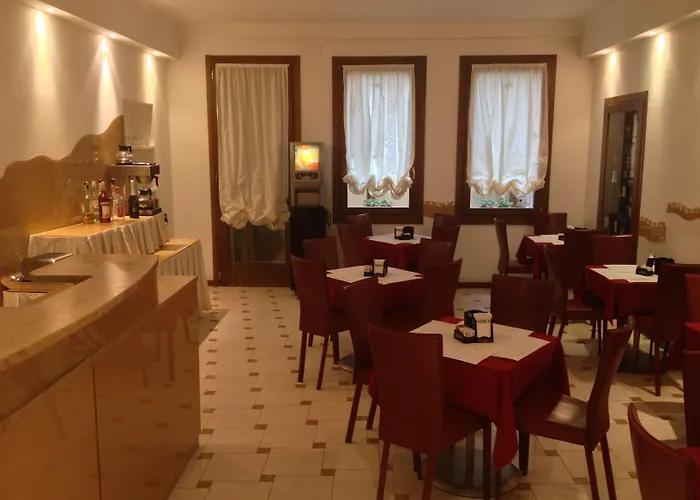 Otel Agli Artisti Venedik